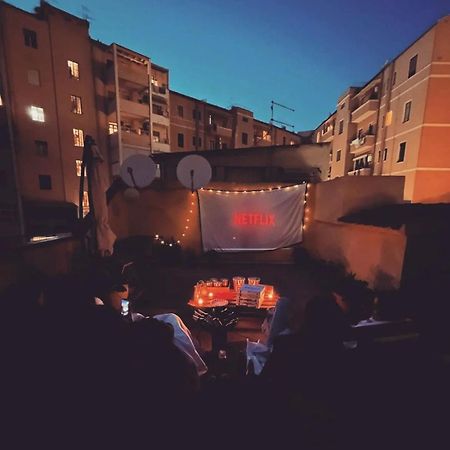 Appartamento Con Terrazzo Privato E Netflix Cagliari Bagian luar foto