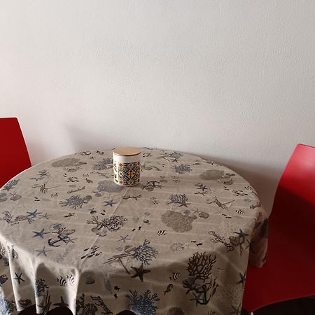 Appartamento Con Terrazzo Privato E Netflix Cagliari Bagian luar foto