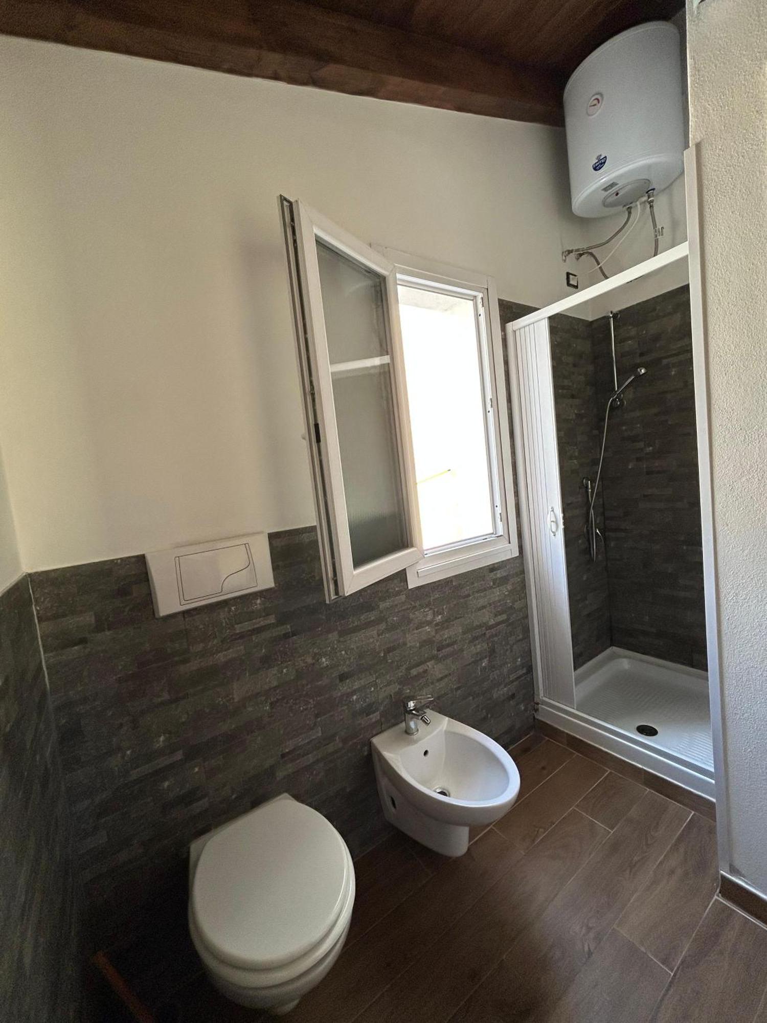 Appartamento Con Terrazzo Privato E Netflix Cagliari Bagian luar foto