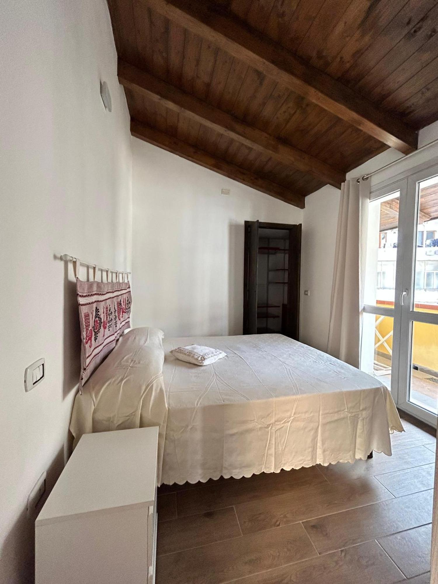 Appartamento Con Terrazzo Privato E Netflix Cagliari Bagian luar foto