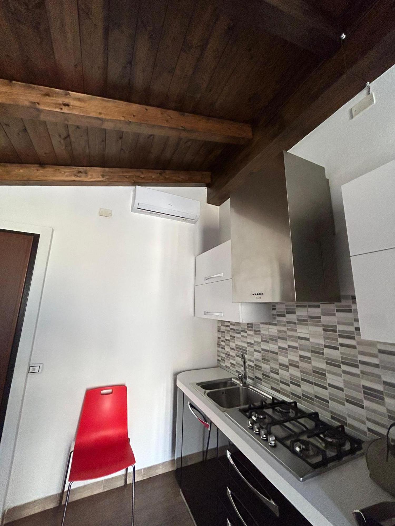 Appartamento Con Terrazzo Privato E Netflix Cagliari Bagian luar foto