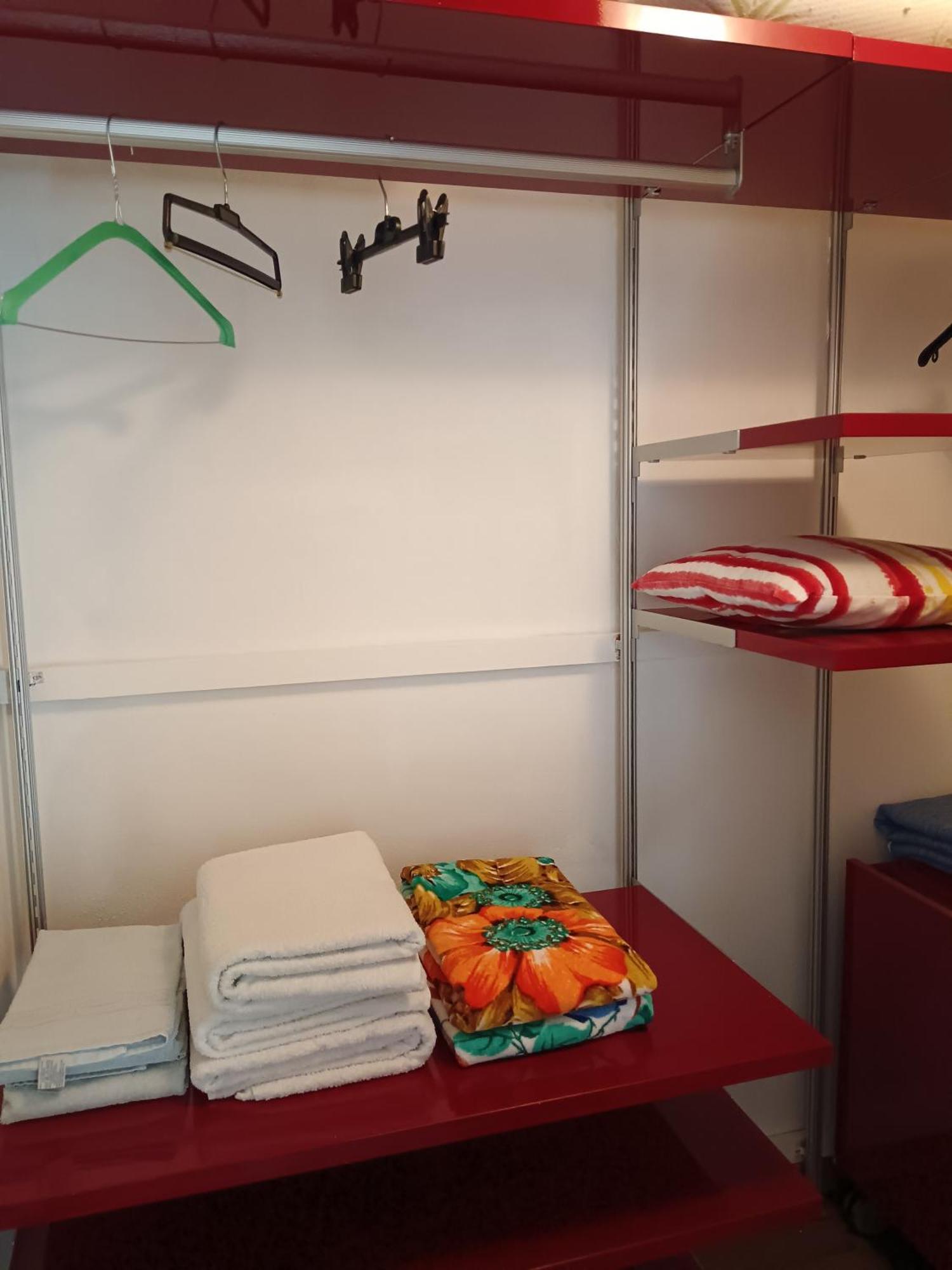 Appartamento Con Terrazzo Privato E Netflix Cagliari Bagian luar foto