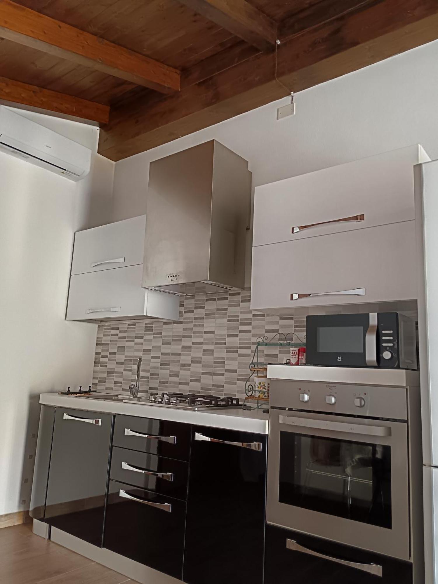 Appartamento Con Terrazzo Privato E Netflix Cagliari Bagian luar foto