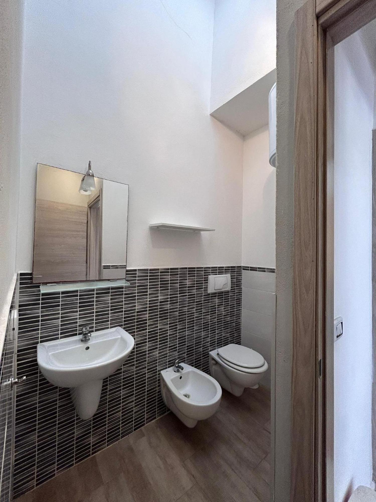 Appartamento Con Terrazzo Privato E Netflix Cagliari Bagian luar foto